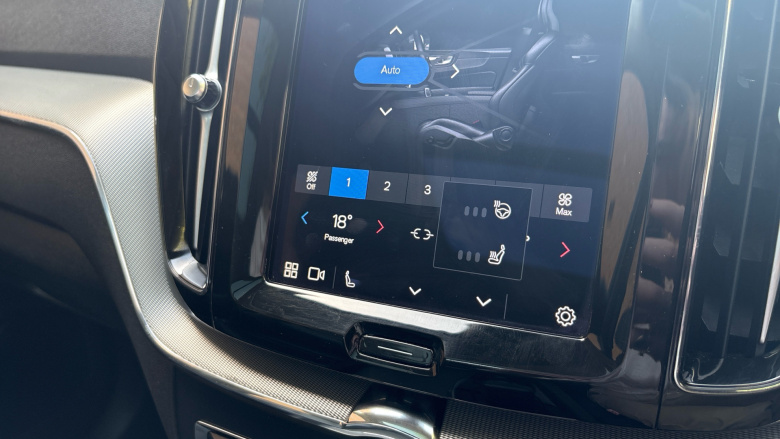 Volvo XC60 2.0 T6 [350] RC PHEV Plus Dark 5dr AWD Geartronic Estate